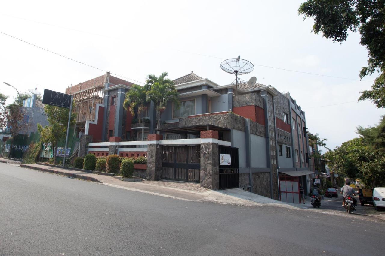 Reddoorz Near Museum Angkut Batu Otel Batu  Dış mekan fotoğraf